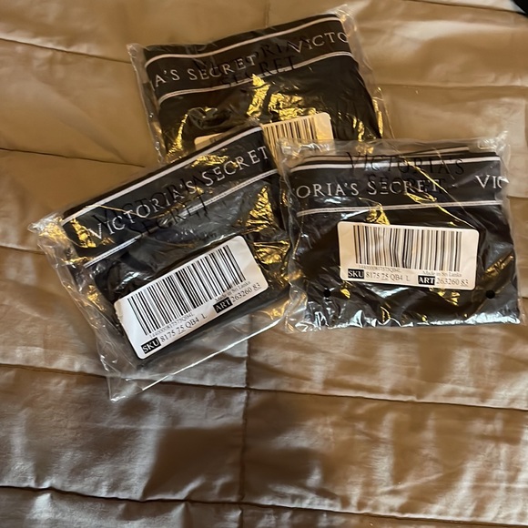 Victoria secret logo band shorties - Picture 2 of 3